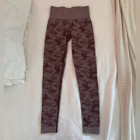 GYMSHARK SEAMLESS CAMO LEGGINGS BERRY RED - Picture 5 of 7